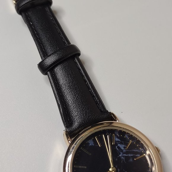 Gold Tone And Black Band Cute Watch - Picture 4 of 11
